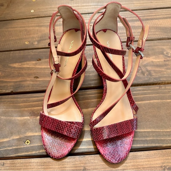 Via Spiga Strappy Block Heel Sandals Berry Snake Print Leather Size 9 - Picture 3 of 13